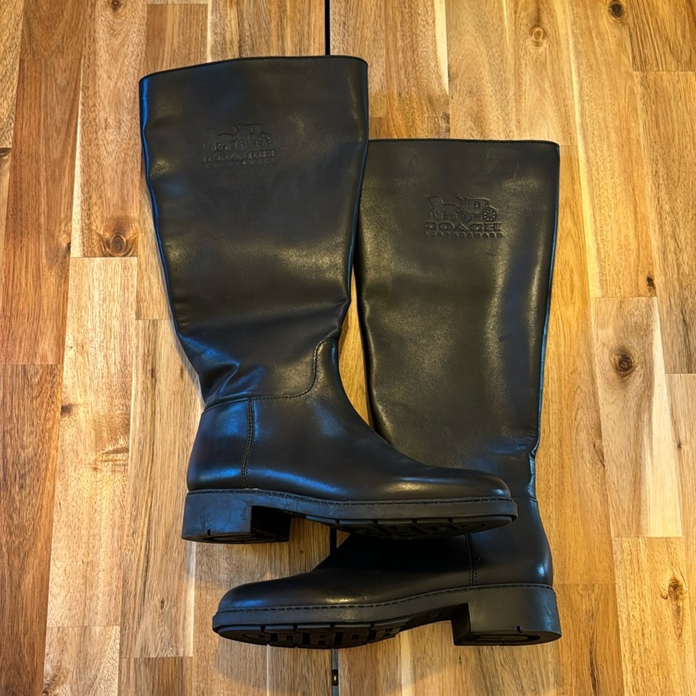 Women’s Size 6 Coach Zip Boots